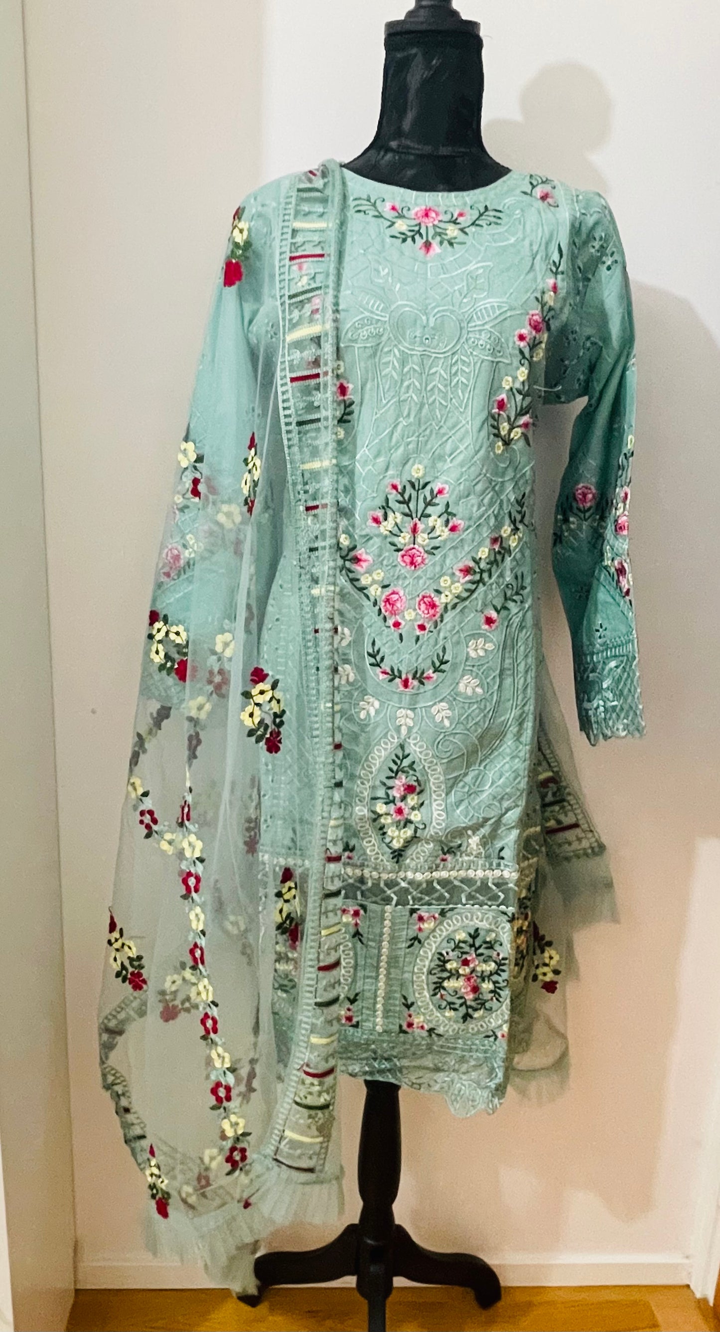 Q17 Cotton Pakistani Salwar Kameez Suit