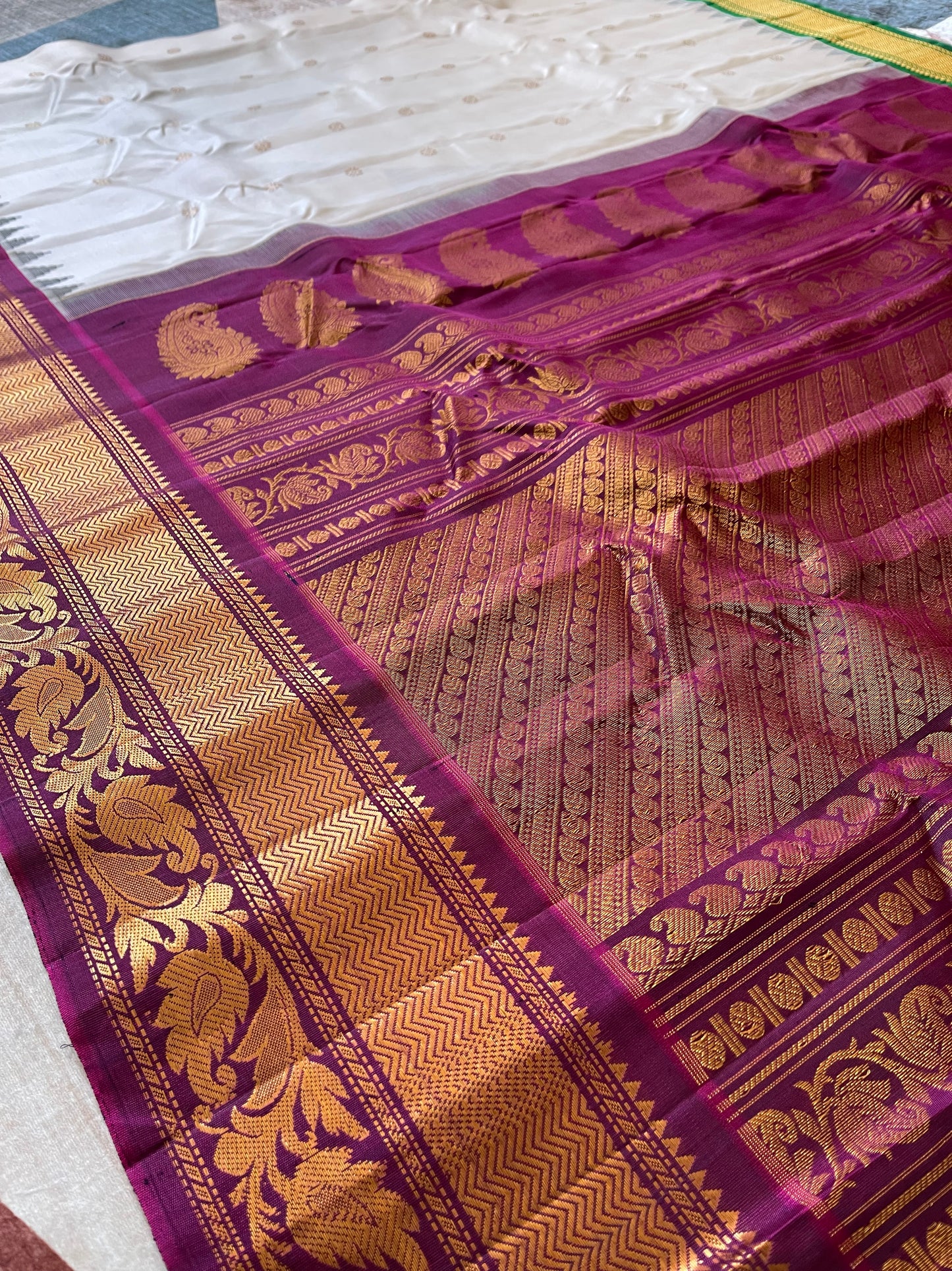 Q23 Pure Silk Handloom Gadwal Saree