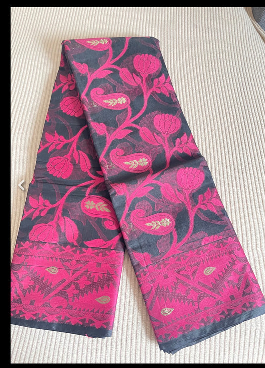 Q14 Indian Jamdani Saree