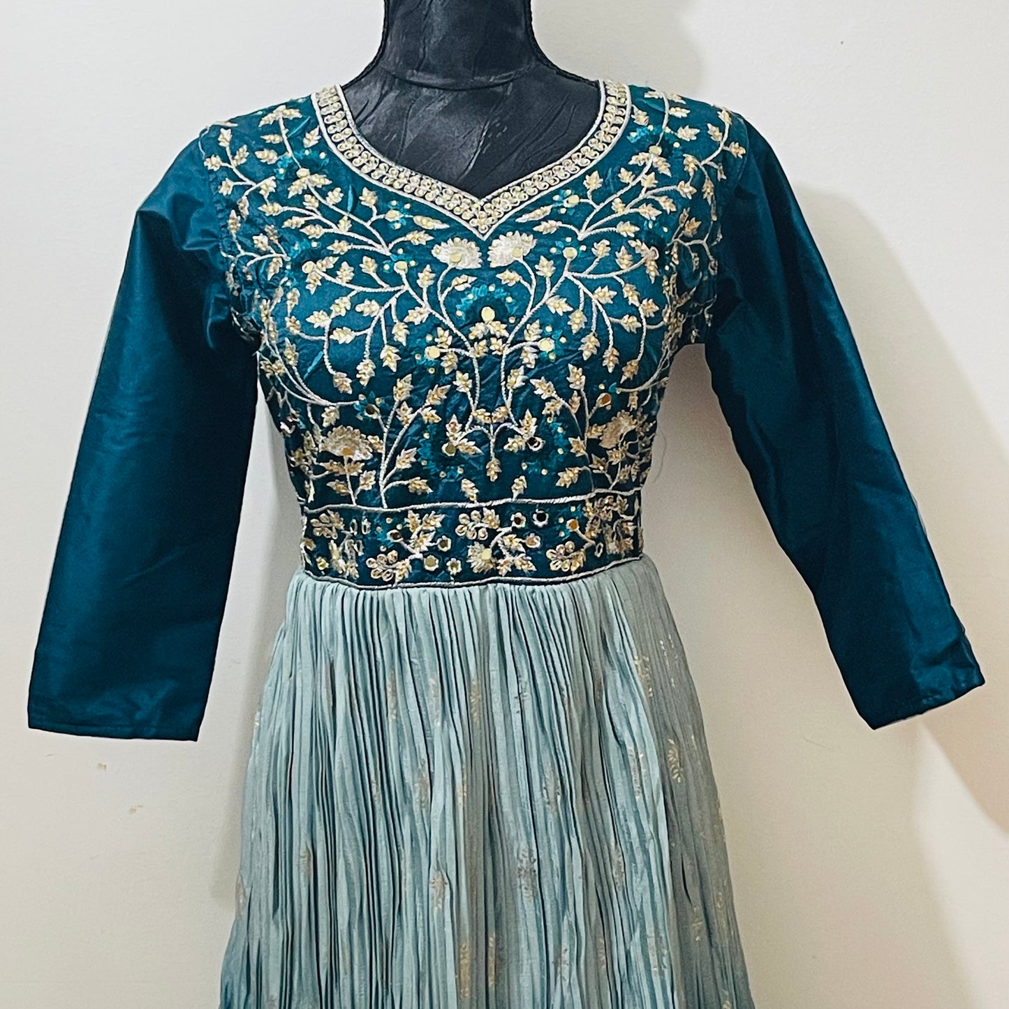 Q25 Crush Silk Gown