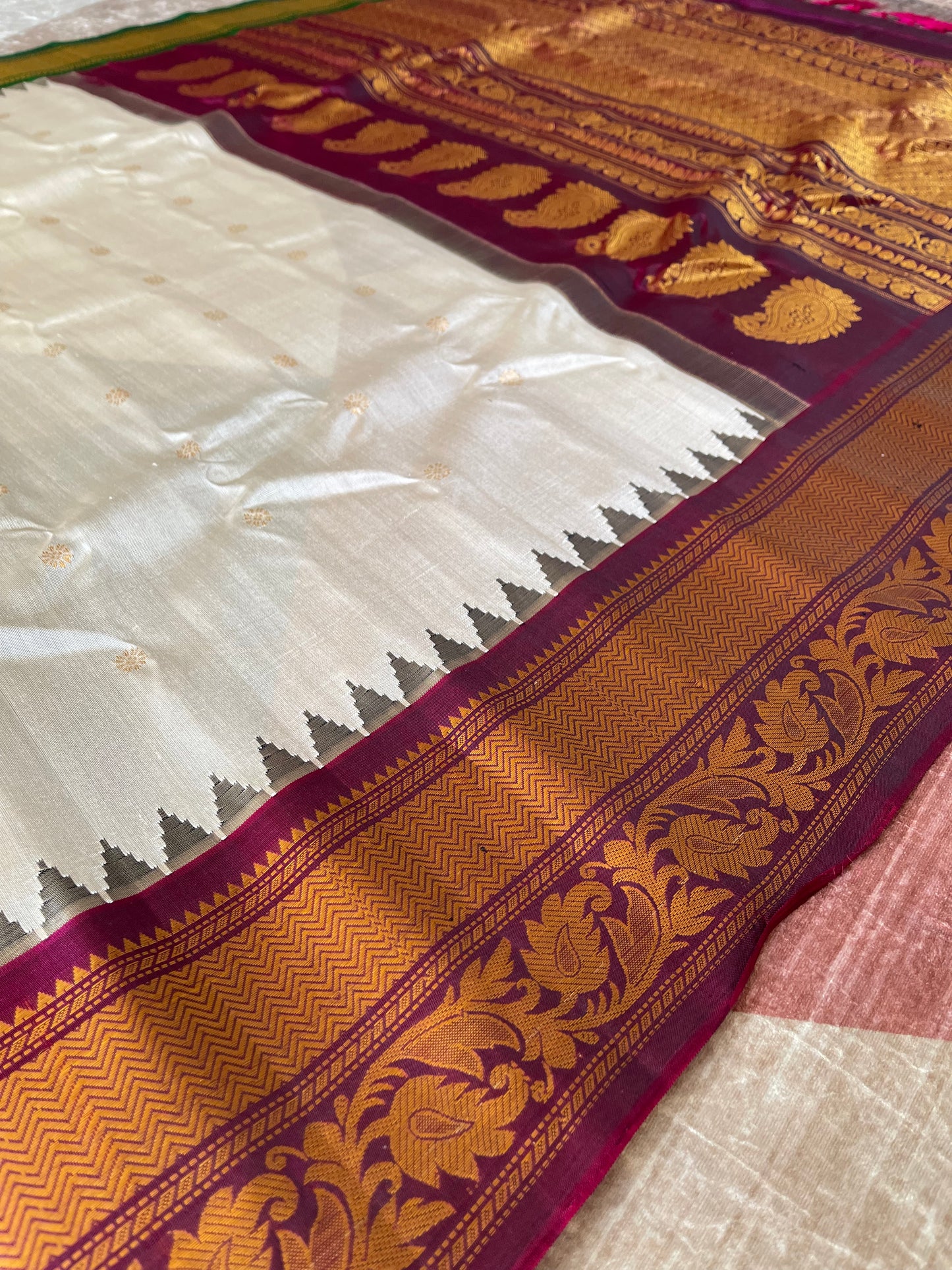 Q23 Pure Silk Handloom Gadwal Saree