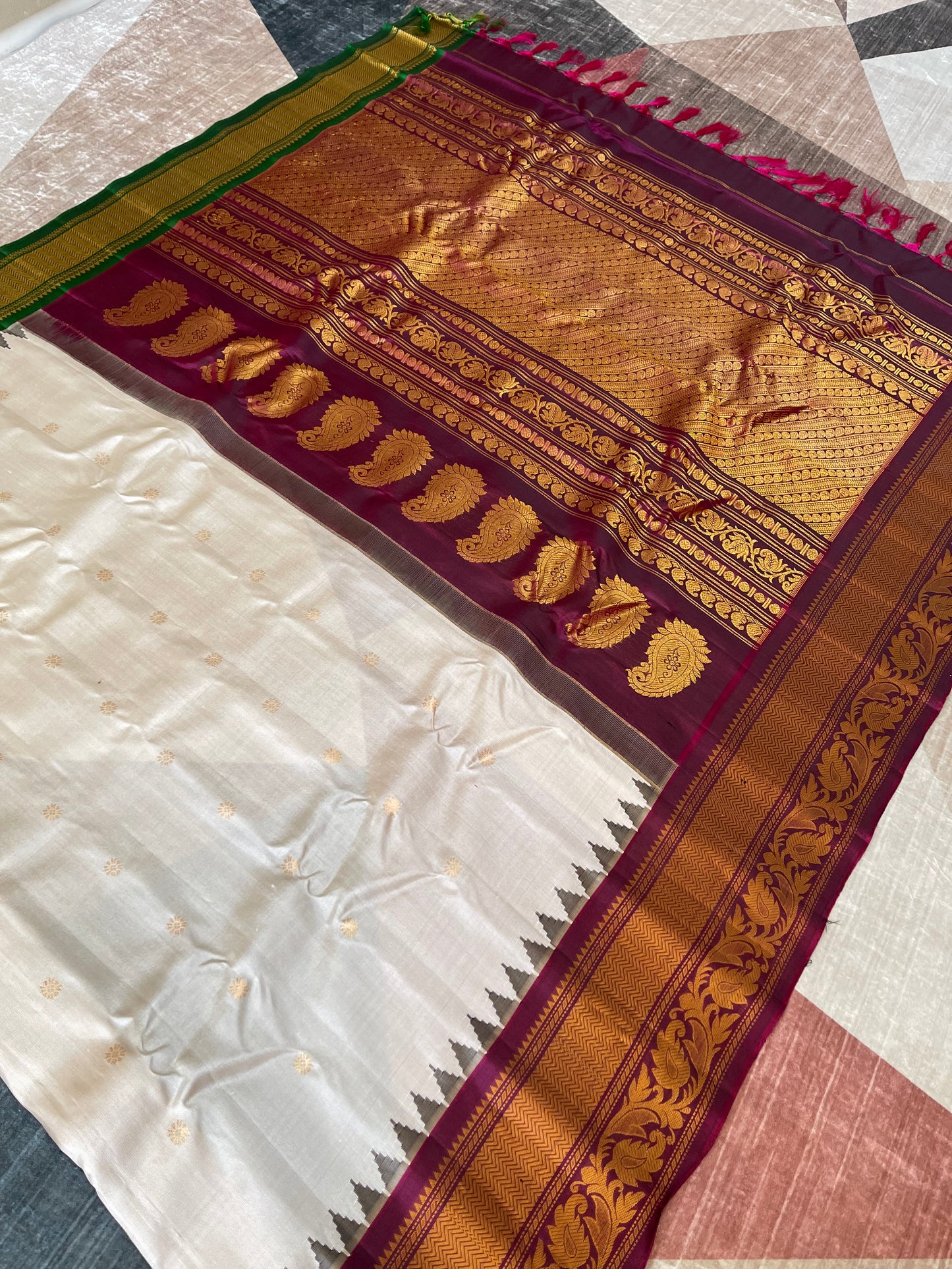 Q23 Pure Silk Handloom Gadwal Saree
