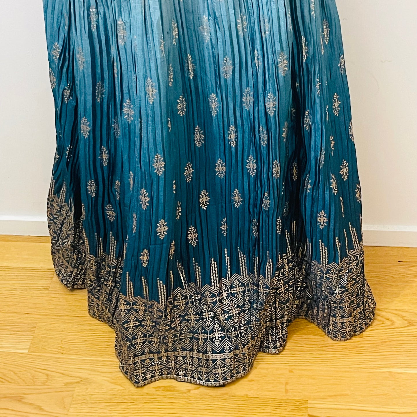 Q25 Crush Silk Gown