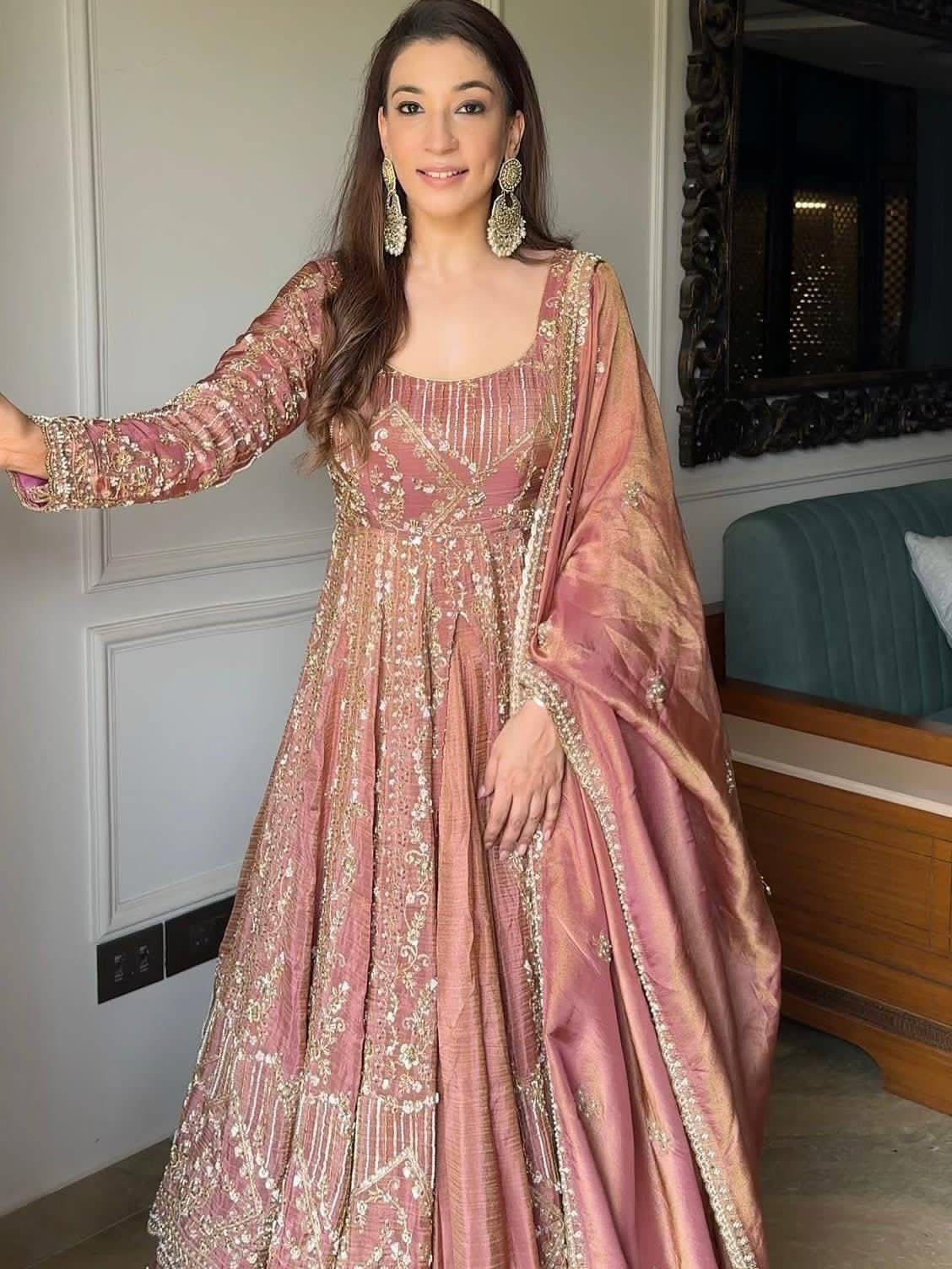 P3710 Koti Gown Suit