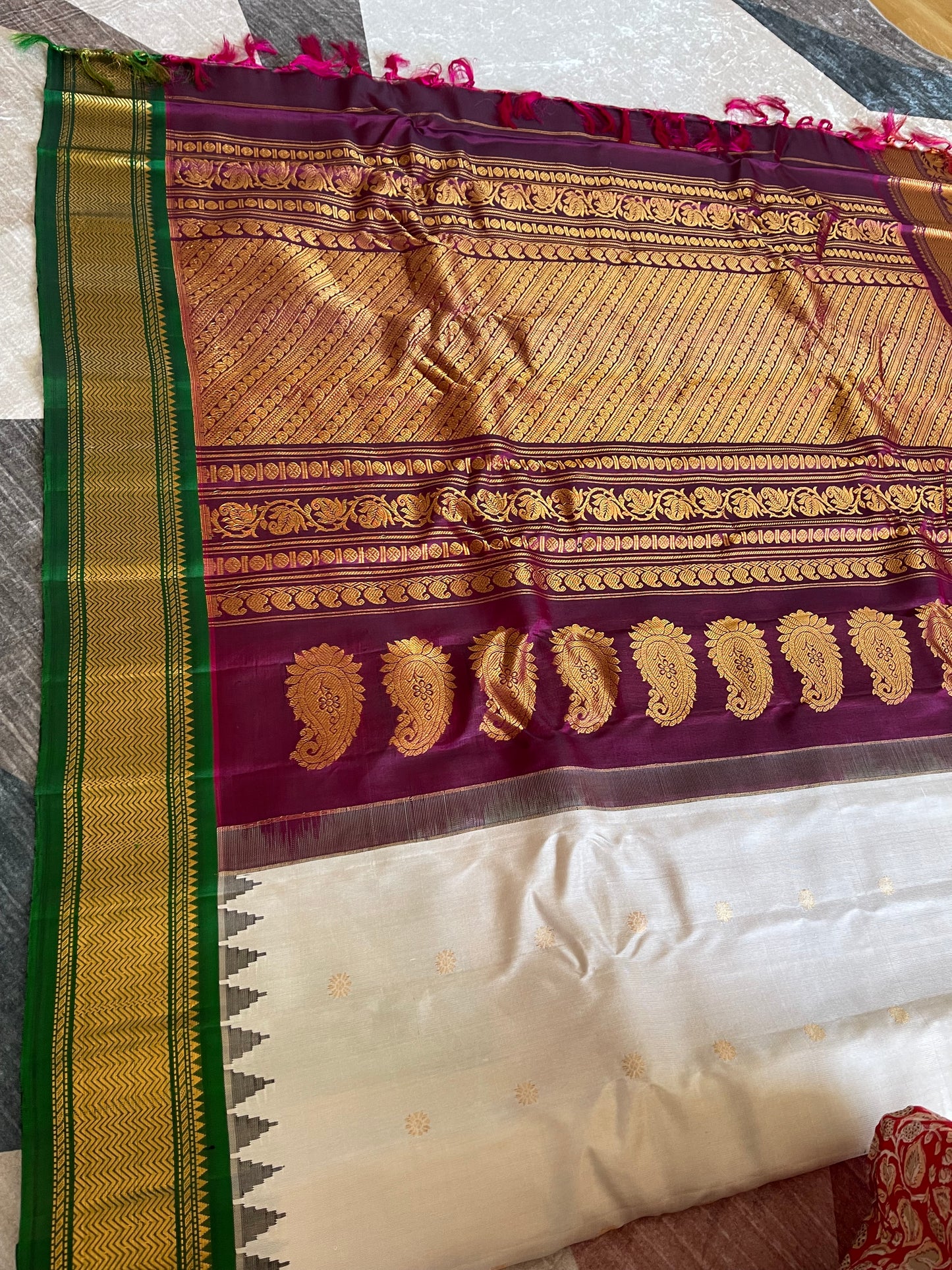 Q23 Pure Silk Handloom Gadwal Saree